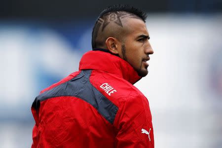 Chile's soccer player Arturo Vidal participates in a team training session in Santiago, Chile, July 1, 2015. Chile will face Argentina for their Copa America finals on July 4. REUTERS/Ivan Alvarado