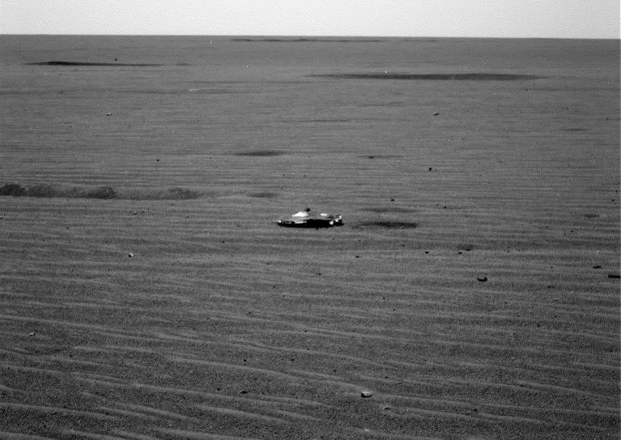 Mars Curiosity Rover sees "UFO"