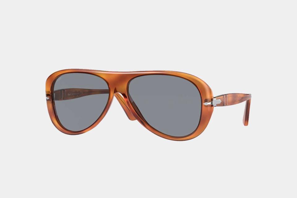  <div class="cell medium-shrink medium-text-right credit">Persol</div>