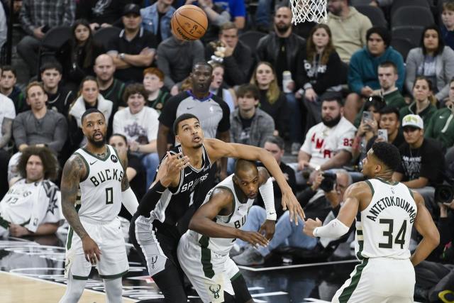 Antetokounmpo has 44 points, 14 rebounds, Bucks overcome