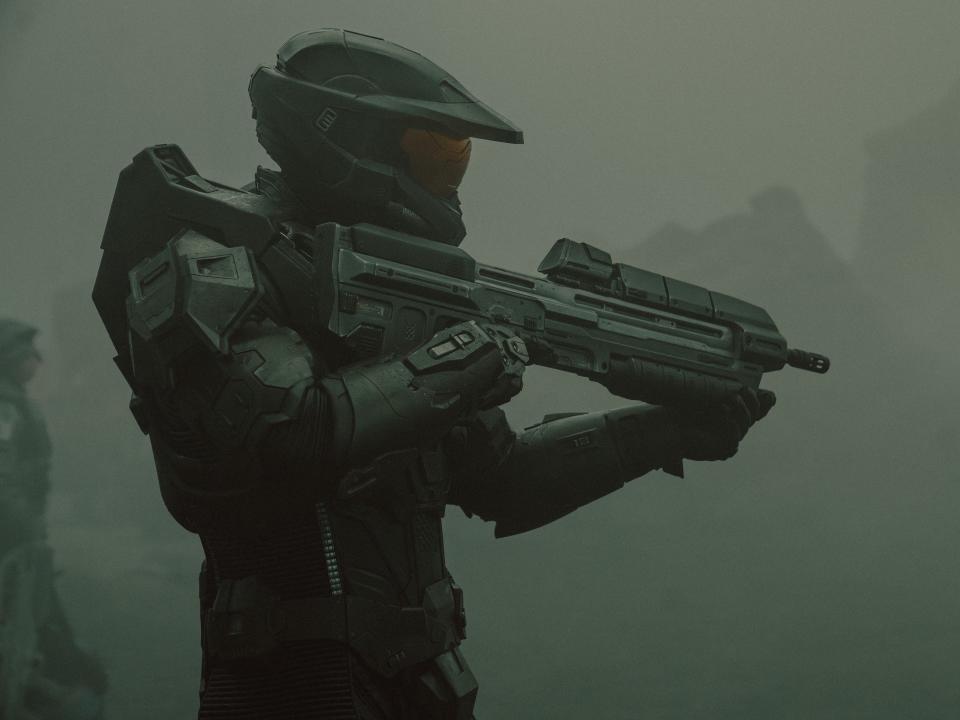 Pablo Schreiber as Master Chief in Halo episode 1, Season 2