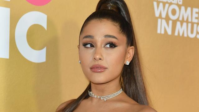 Ariana Grande Falls Onstage But Recovers Like A Pro 2587