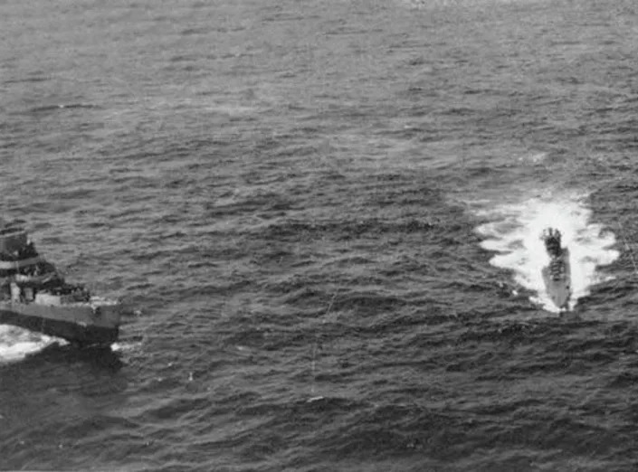 Navy destroyer USS Chatelain closes on U-boat submarine U-505