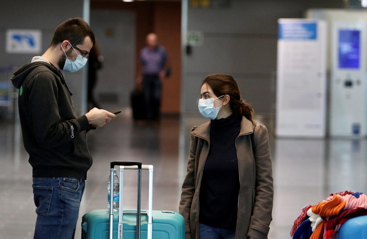 masks airport