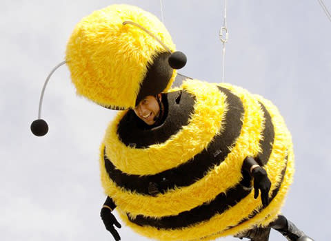 6. The unofficial scene-stealer of 2007's fest was Jerry Seinfeld, thanks to his unexpected (and awesome) publicity stunt to promote his work in the animated film “Bee Movie.” Seinfeld pulled out all the stops, he dressed up in a giant fuzzy bee costume, put on a harness and flew through the air above the crowds.