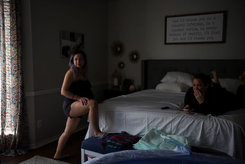 Wider Image: From home to hospital: giving birth during the U.S. coronavirus outbreak