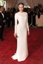 <p>The actress looked timeless in a minimalist white column by Calvin Klein. (Photo: Getty Images) </p>