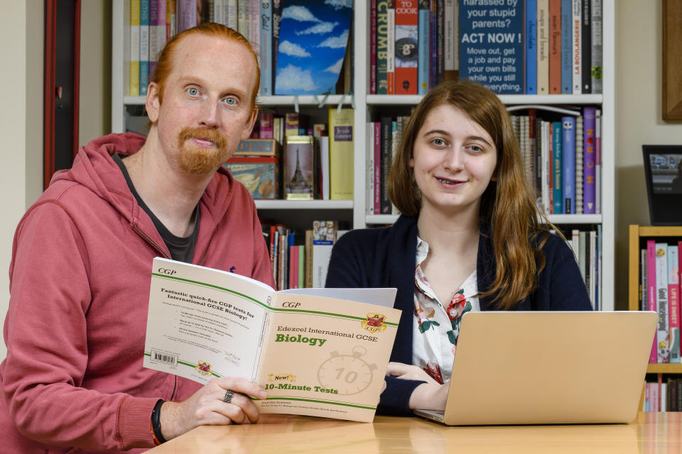 13/01/2020. Ipswich, UK.   IT security consultant Jonathan Jenkyn, 43, found a lump in his neck which was later diagnosed as cancer after teaching his daughter, Alice Jenkyn about lymph nodes for GCSE Biology.  Photo by Mark Bullimore