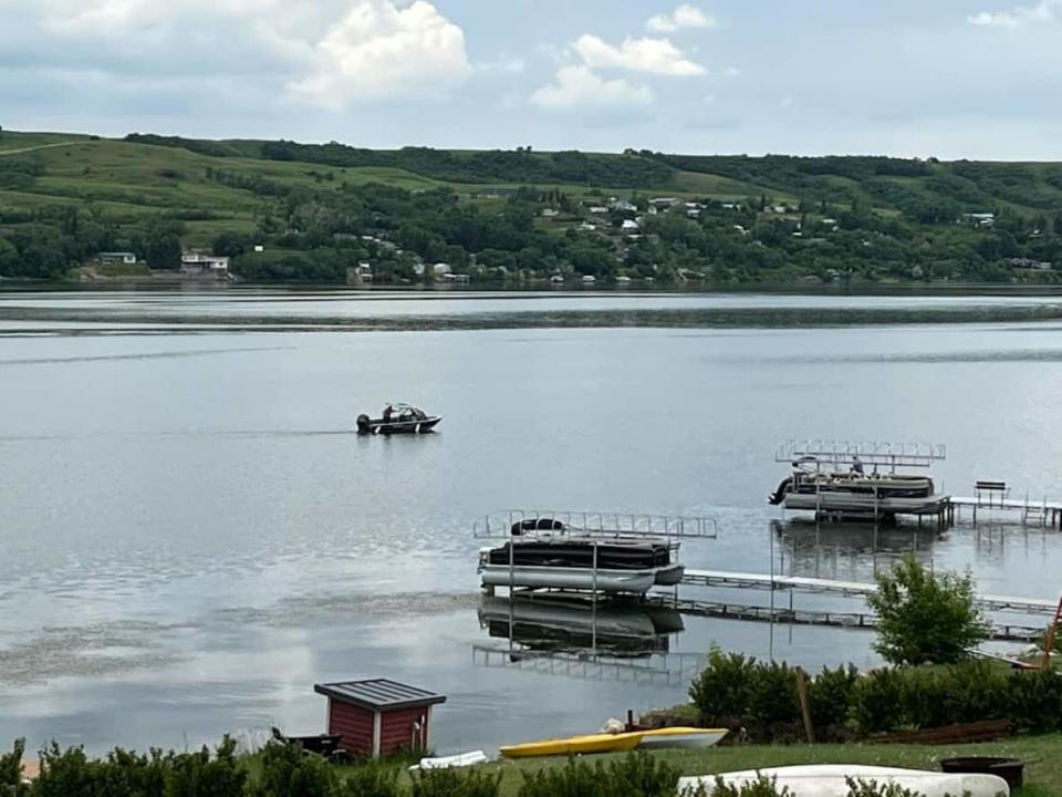 Moose Jaw RCMP say a teenage male aged 15 to 17 was swept out into the water by wind and waves around 5:30 p.m. CST Friday at Barney's Beach near Buffalo Pound Provincial Park. (Sam Maciag/CBC News - image credit)