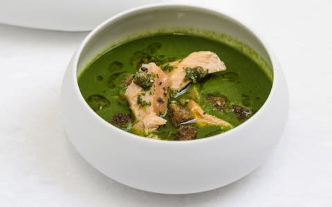 Wild garlic and parsley soup