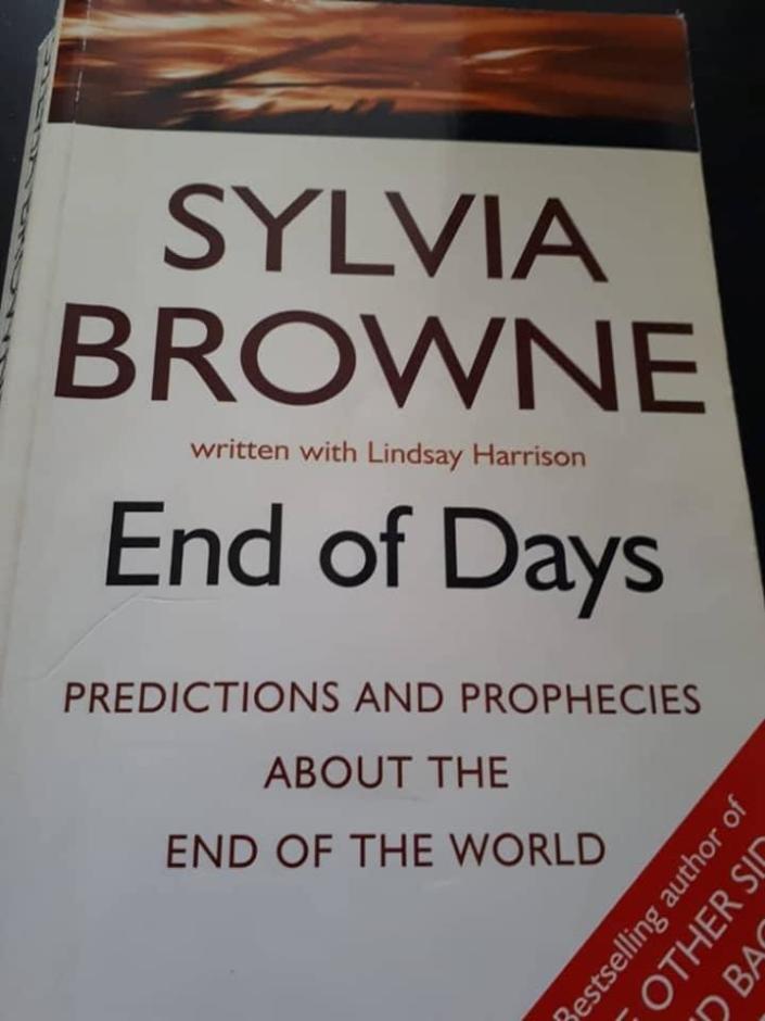 靈媒蘇菲亞布朗在2008年出版的預言書籍。（翻攝自Black Civilisation Network粉專）