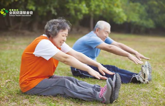 如果只有輕微的膝關節退化，仍可進行適度的運動。