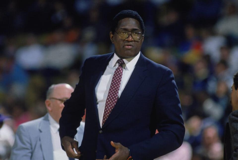 Head Coach Willis Reed of the New Jersey Nets stands on the sideline during the NBA game against the Los Angeles Lakers at the Great Western Forum in Los Angeles, California in 1989. (Photo by Stephen Dunn /Getty Images)