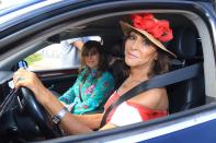 <p>Jaime Ostos llegó a la ceremonia en un coche conducido por su mujer, la doctora María Ángeles Grajal. (Foto: Gtres). </p>