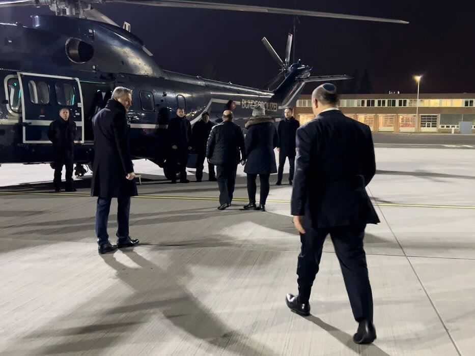 Israeli Prime Minister Naftali Bennett boards a helicopter on March 6, 2022.