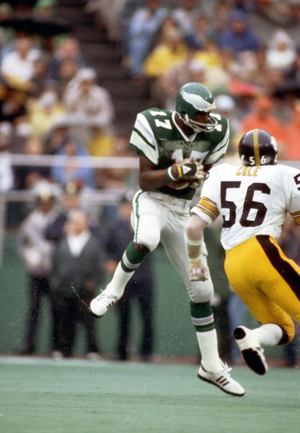 Philadelphia Eagles receiver (17) Harold Carmichael in action against the Pittsburgh Steelers at Veterans Stadium on Sept. 30, 1979, in Philadelphia.
