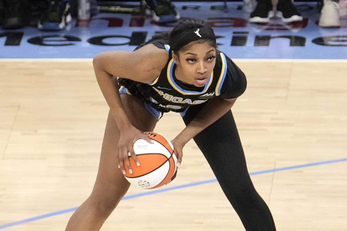 Angel Reese becomes WNBA’s single-season rebounding leader in Sky’s 79-74 loss to Lynx