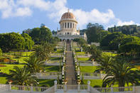 <p>Les jardins de Bahá’í à Haifa ont été ouverts au public en 2001, et le site a déjà attiré plus de 750 000 visiteurs. <em>[Photo: Getty]</em> </p>