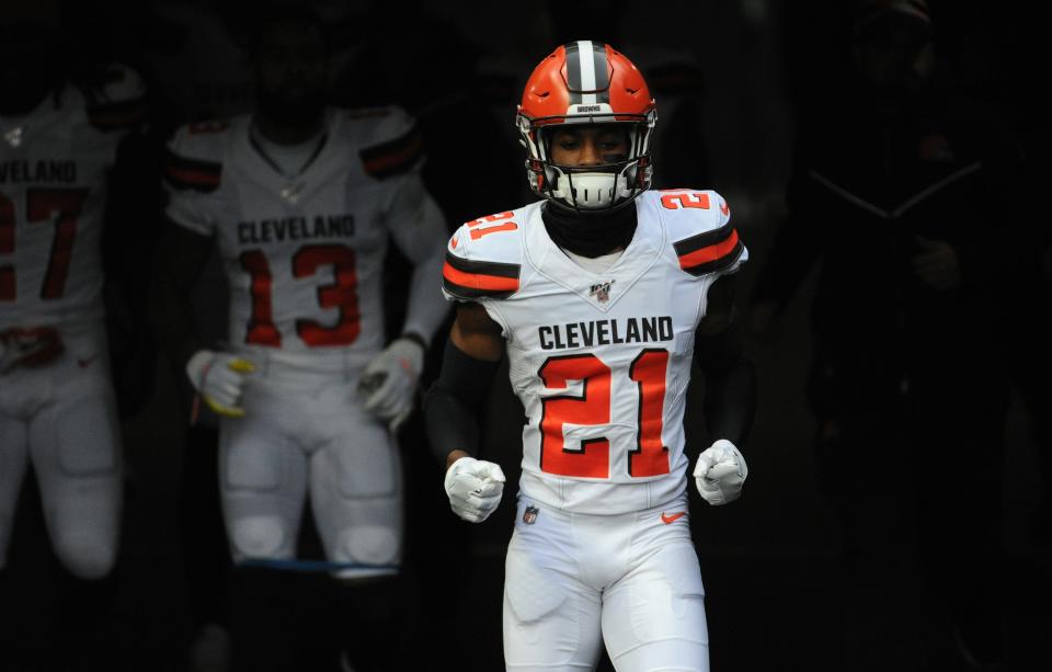 Browns cornerback Denzel Ward said he will be ready for the season despite wearing a walking boot on an injured foot during a football camp for kids at St. Vincent-St. Mary High School.