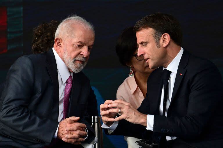 Lula da Silva y Emmanuel Macron durante el acto de inauguración del submarino Tonelero en la base naval de Itaguai