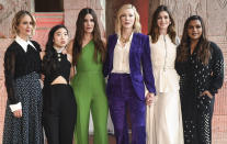 Sandra Bullock organise un casse de haut vol durant le Met Gala dans <em>Ocean’s 8</em>, sorti en 2018. Cate Blanchett, Rihanna ou encore Sarah Paulson l’épaulent dans ce spin-off. La star porte également le drame post-apocalyptique <em>Bird Box</em> la même année, distribué par la plateforme Netflix.