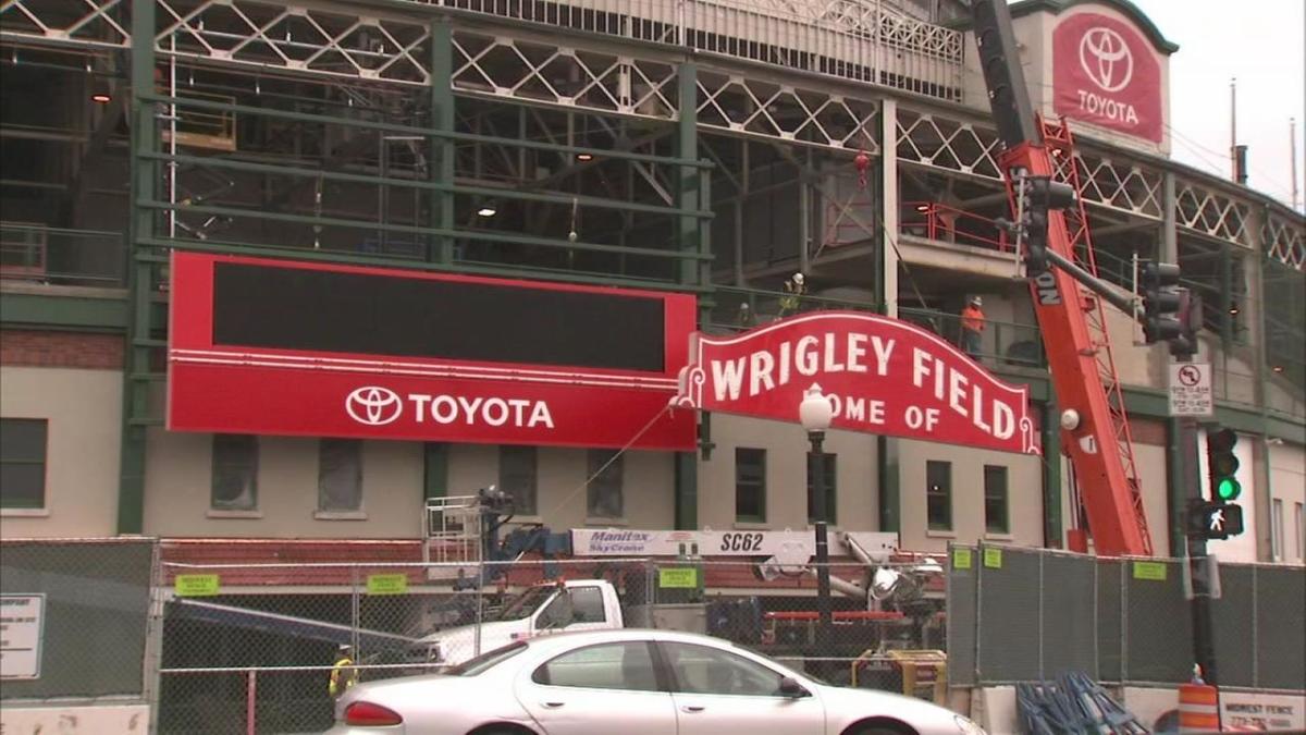 A beautifully simplistic evening at Wrigley Field - Lookout Landing