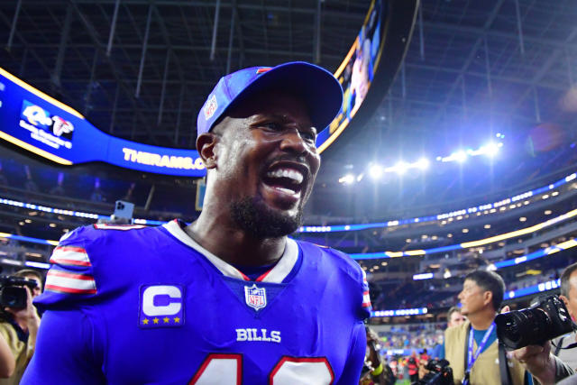 Social media reacts to Von Miller's dominant season-opening performance