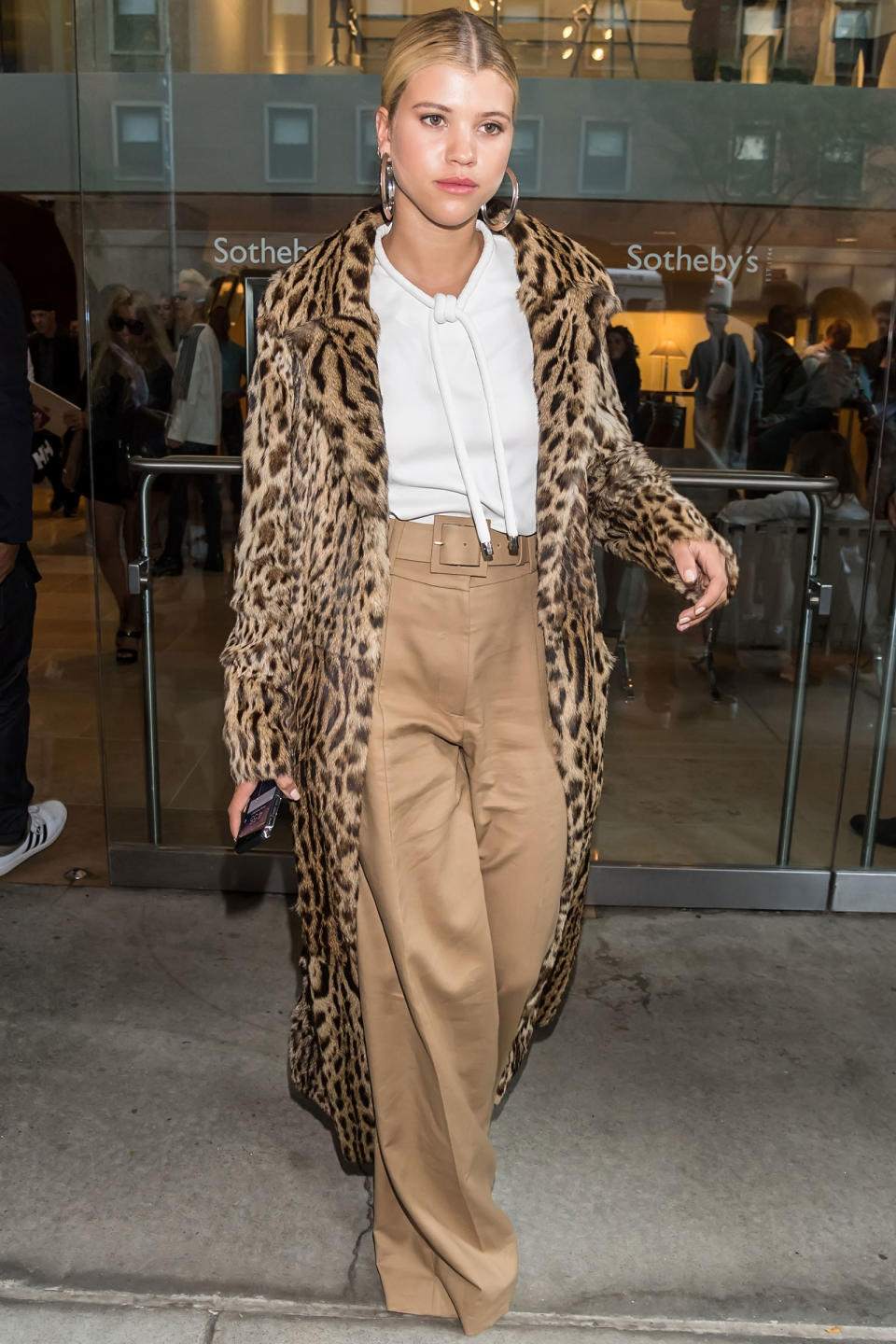 <p><strong>11 September</strong> Sofia Richie was spotted out in New York wearing a beige outfit consisting of a statement leopard print fur coat and a white blouse with beige trousers.</p>