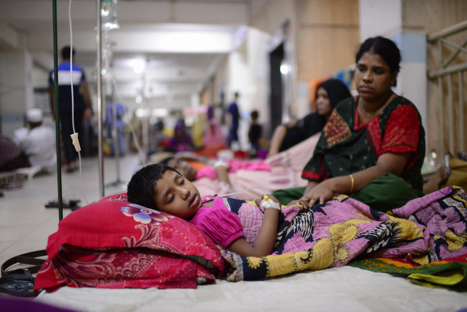 Dengue patients receive treatment at Mugda Medical College and Hospital in Dhaka, Bangladesh, Thursday, Sept. 14, 2023. Bangladesh is struggling with a record outbreak of dengue fever, with experts saying a lack of a coordinated response is causing more deaths from the mosquito-transmitted disease. (AP Photo/Mahmud Hossain Opu)