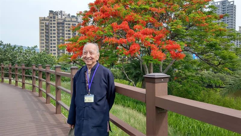 司馬中原感謝「厲害的」妻子，兩人個性互補，就像孫悟空與如來佛。（圖／翻攝自司馬中原臉書）