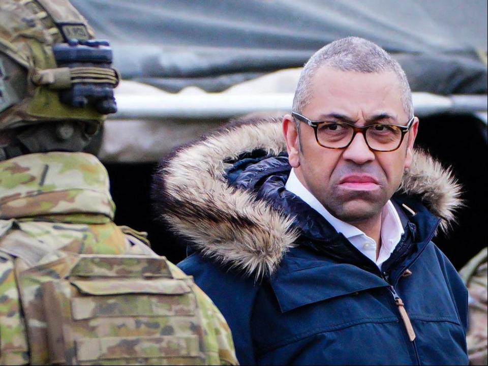 Cleverly at a training drill for Ukrainian troops on Salisbury Plain in Wiltshire last week (POOL/AFP/Getty)