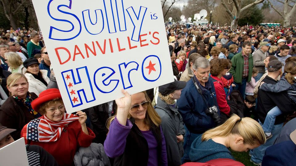 A crowd gathers to honor US Airways pilot C.B. Sullenberger at a celebration in his honor January 24, 2009, in Danville, California. - David Paul Morris/Getty Images