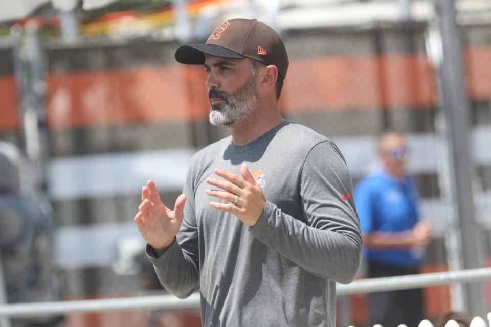 Browns coach Kevin Stefanski makes a point during training camp Saturday, July 30, 2022.