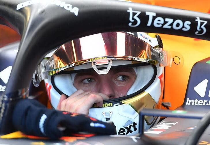 El piloto de Red Bull Max Verstappen llega a los "pits" al término de las prácticas para el Gran Premio de Italia de Fórmula Uno en el Autodromo Nazionale Monza, Monza, Italia.