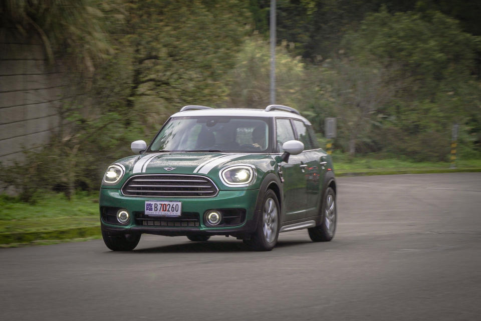 MINI Cooper Countryman 提供 Green、Normal、Sport 模式。