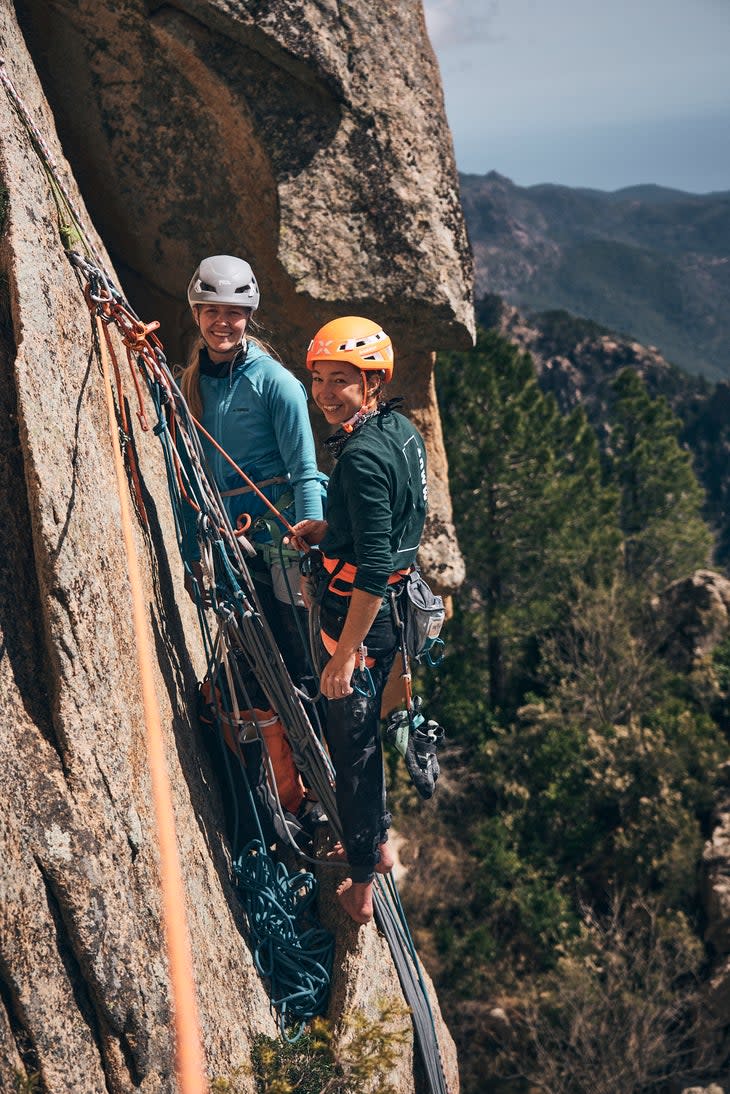 Romy Fuchs and Lara Neumeier at the top of the 8b (pitch one). (Photo: Frank Kretschmann)