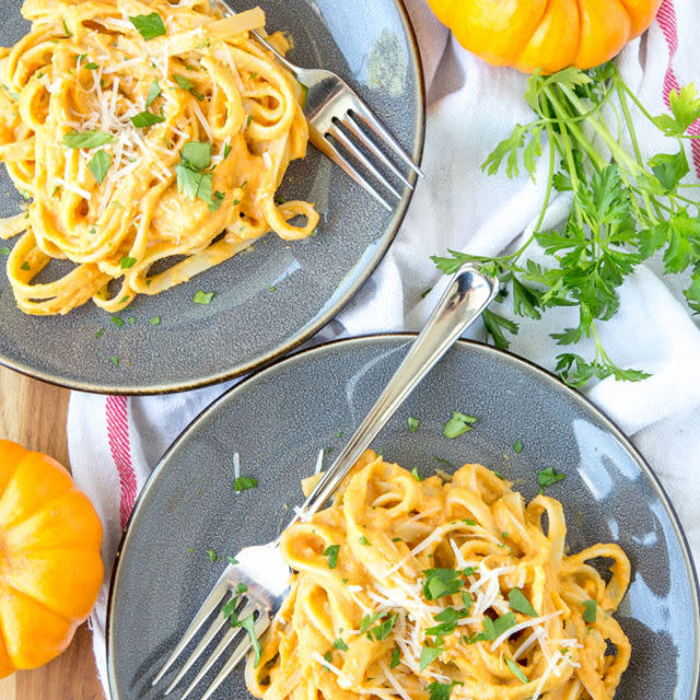 <p>Just in time for fall, this pumpkin Alfredo is rich, creamy, and great for the cold days ahead.</p><p><strong>Get the recipe at <a rel="nofollow noopener" href="https://www.yellowblissroad.com/pumpkin-alfredo/" target="_blank" data-ylk="slk:Yellow Brick Road;elm:context_link;itc:0;sec:content-canvas" class="link ">Yellow Brick Road</a>.</strong></p>