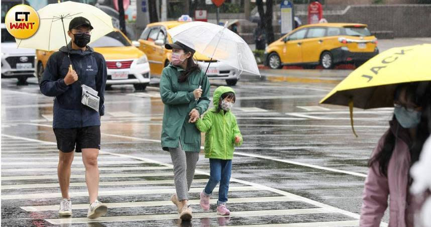 台灣連日大雨的元兇找到了。（示意圖／張文玠攝）