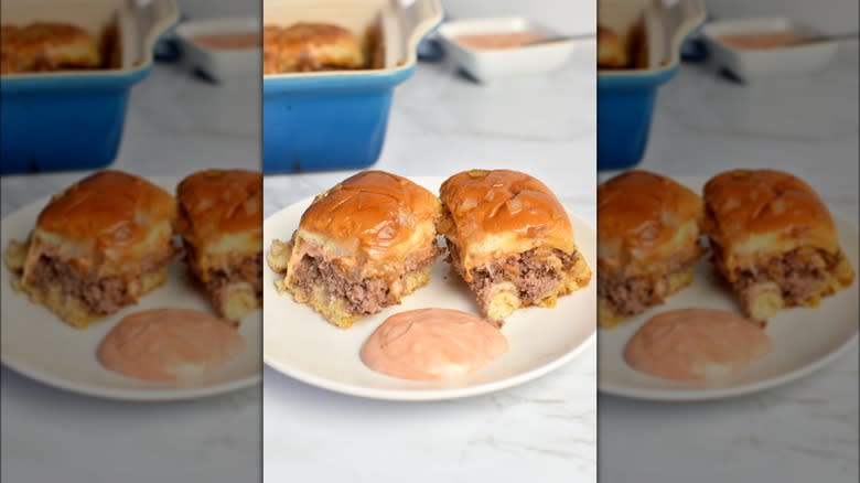 hamburger sliders with thousand island dressing