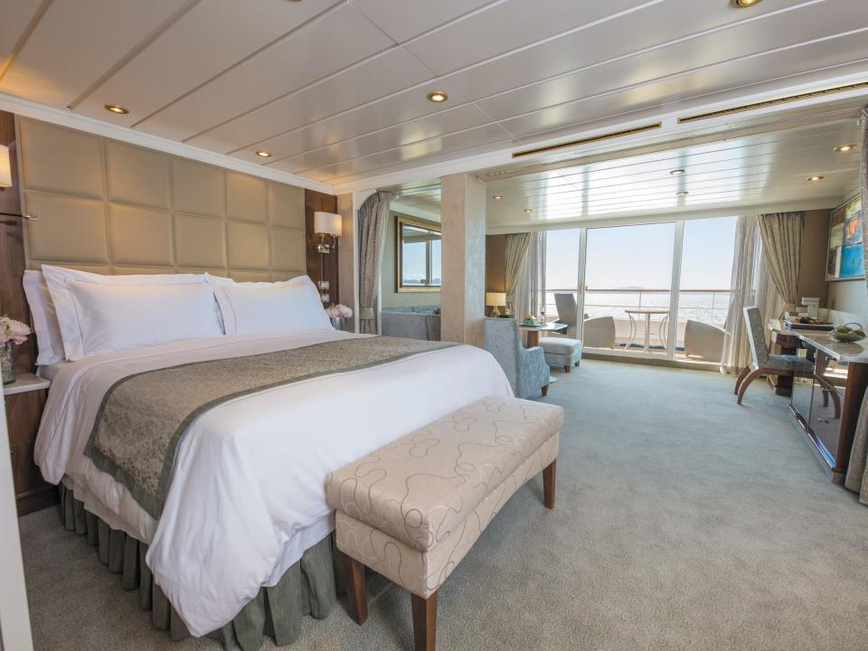 A suite on the Seven Seas Mariner.