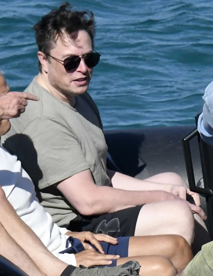 Elon Musk arrived in Mykonos on a yacht with friends and in the company of a beautiful brunette out in the Greek sunshine.