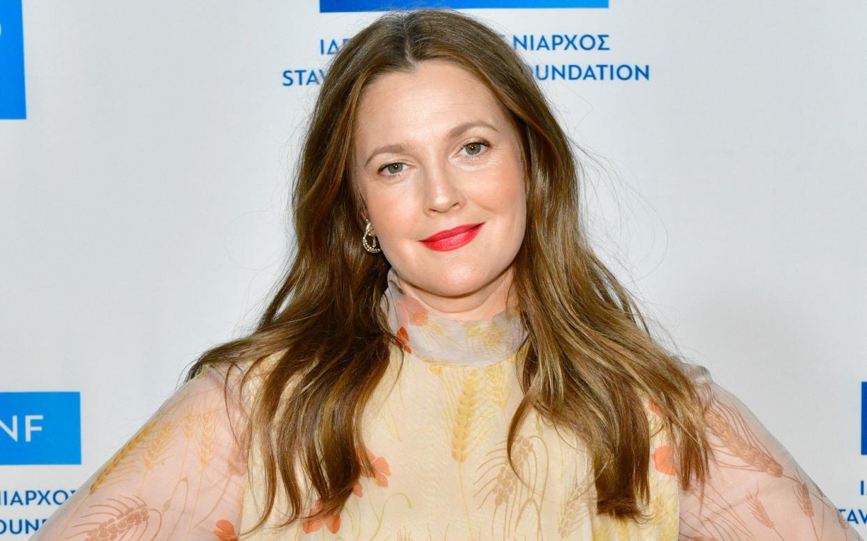 Bei einem Interview mit "Vulture" sprach Schauspielerin Drew Barrymore über ihr besonderes Verhältnis zu Steven Spielberg. (Bild: 2022 Getty Images/Eugene Gologursky)