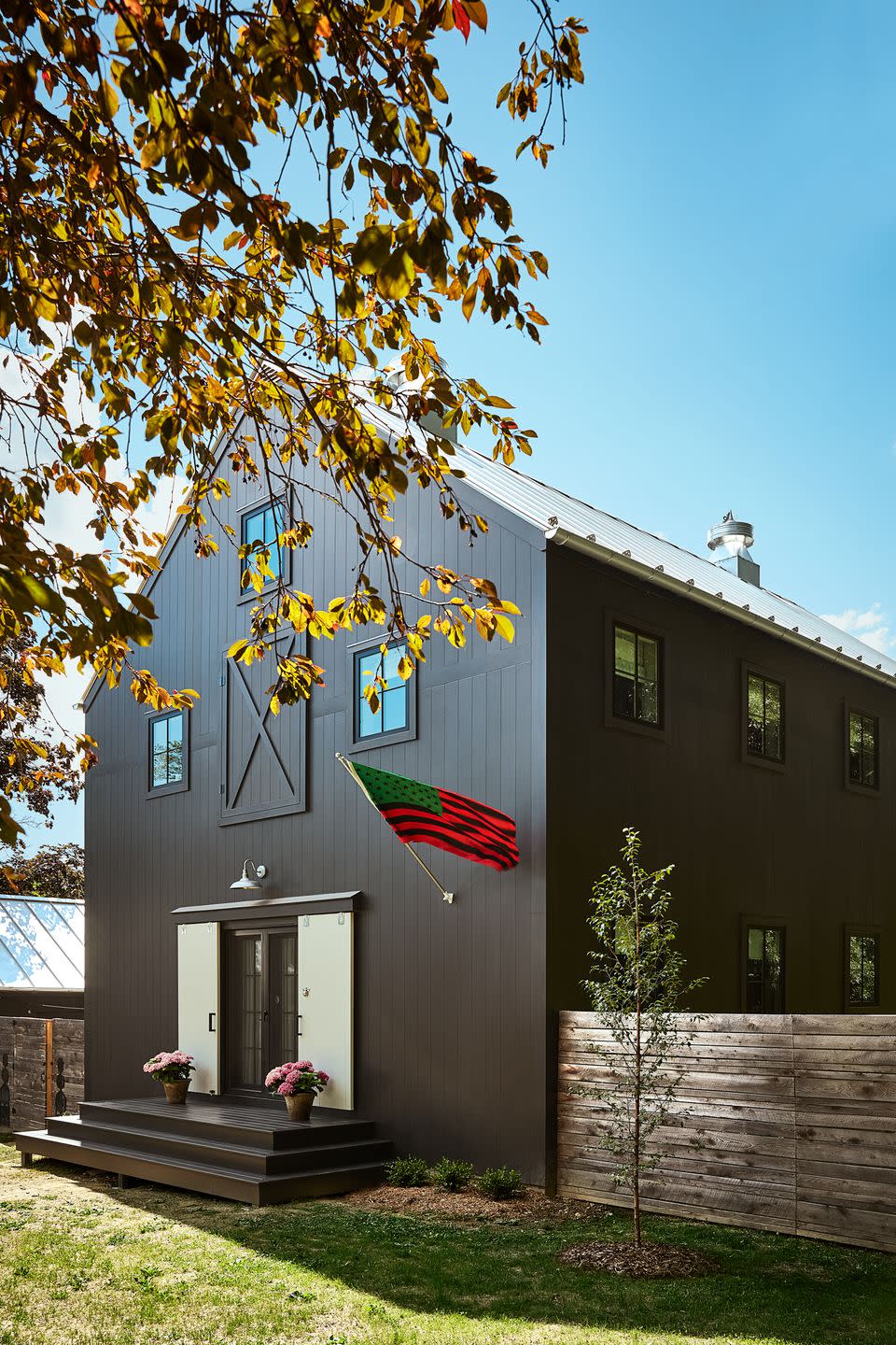 <p>“I have always loved and been inspired by the black barns and houses of Iceland and Scandinavia, so I chose Black Tar by Benjamin Moore for the exterior of my house.” —Sheila Bridges of <a href="https://www.sheilabridges.com/" rel="nofollow noopener" target="_blank" data-ylk="slk:Sheila Bridges Design;elm:context_link;itc:0;sec:content-canvas" class="link ">Sheila Bridges Design</a></p>