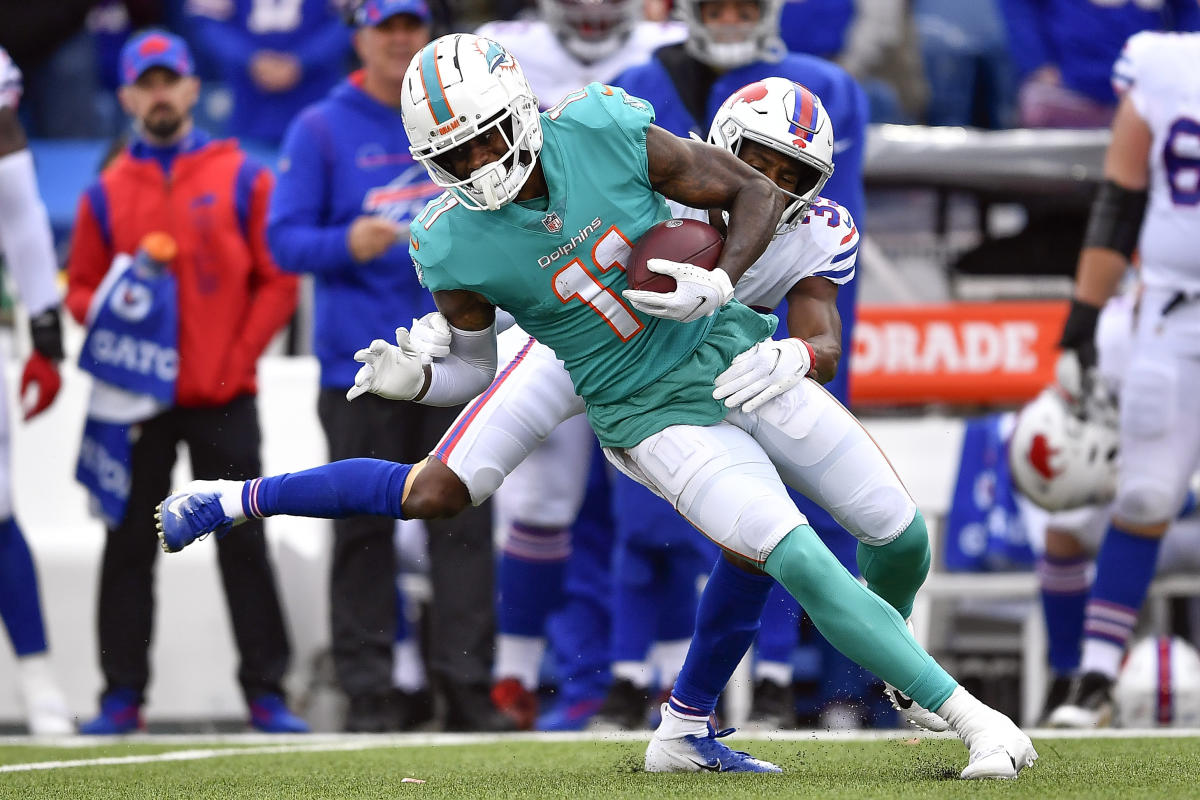 Patriots news: New England lands DeVante Parker in trade with Dolphins