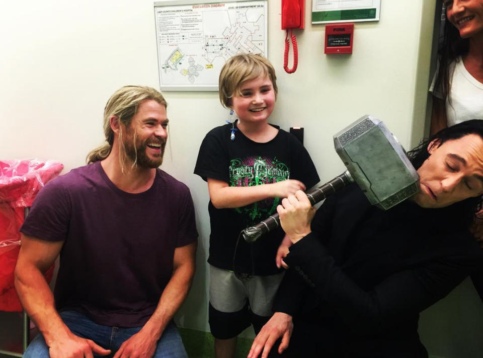 CHRIS HEMSWORTH/THOR & TOM HIDDLESTON/LOKI