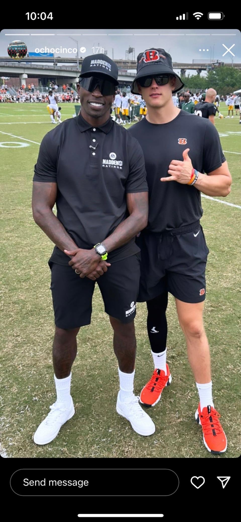 Chad Johnson, aka Ochocinco, posed for a photo with Joe Burrow during Bengals practice.