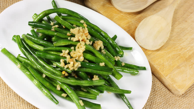 garlic green beans on plate