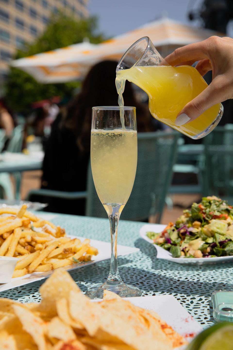 Champagne at BarisBar in Campus Martius