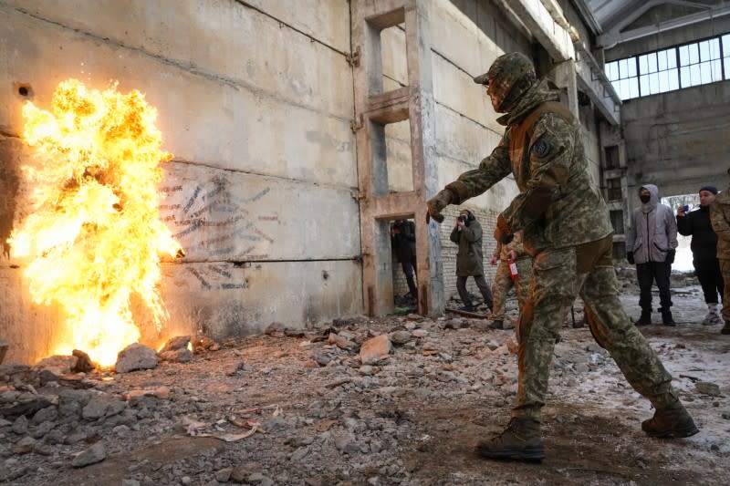 2022年2月，俄羅斯大軍壓境烏克蘭，首都基輔舉行民防演習（AP）