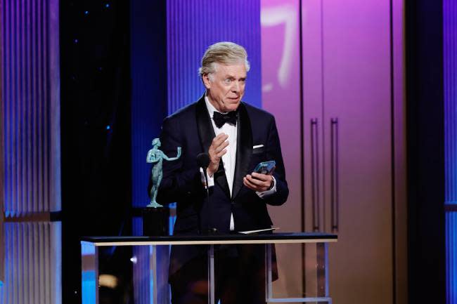 Chris McDonald accepting Jean Smarts SAG Award for Hacks